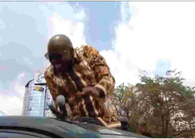 Presidential Aspirant Jimmy Wanjigi's Convoy Stoned By Rowdy Youths in Migori