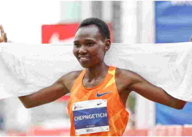 Kenya's Ruth Chepngetich Wins 2021 Chicago Marathon