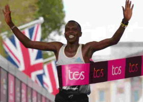 Kenya's Amos Kipruto Wins London Marathon Title  