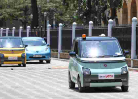 Ruto Drives Self in Electric Car to KICC for Youth Climate Assembly
