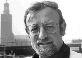 Roger Whittaker, Artist Behind 'My Land Is Kenya' Song Dies at 87