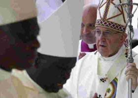 Pope Francis Appeals for Prayers as Floods Wreak Havoc in Kenya