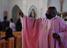 US Bill Seeks to Rescue Foreign Clergy from Deportation Amid Green Card Backlog