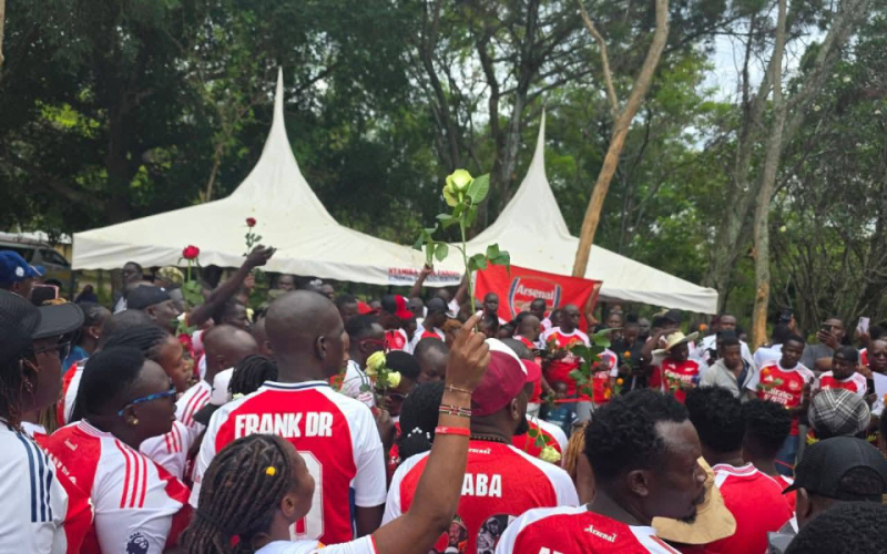Arsenal Fans and Kikuyu Elders Honour Raila Odinga in Bondo