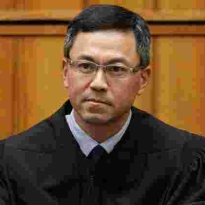 Immigration: Federal Judge Blocks New Trump Travel Ban