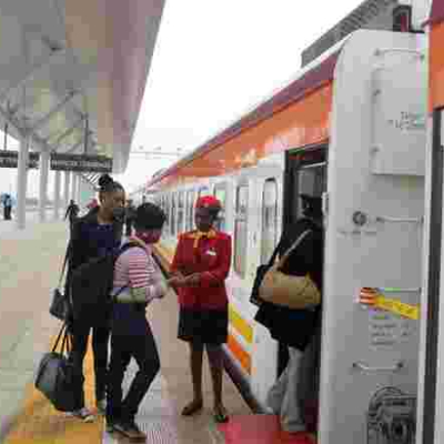 Kenyans to Ride on Electric Trains by 2020 in New Deal