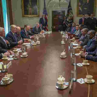Why This White House Meeting Photo Between President Uhuru and Trump has Caught the Eye of Kenyans Online