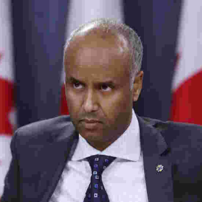Canada Targets 350,000 New Immigrants as Skills Shortage Bites 