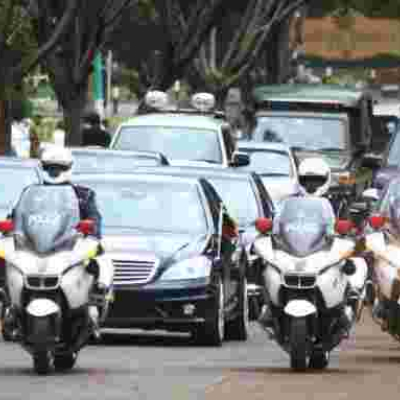 Placard-Carrying Man Arrested for Blocking Uhuru’s Motorcade in Nairobi