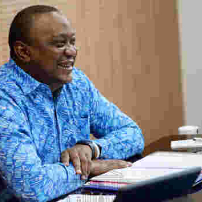 'Afadhali Nipige Story na Mama': Uhuru Sheds Light on Why He Deactivated His Twitter and Facebook Accounts