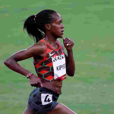 Kenya's Faith Kipyegon Smashes Olympic Record in Women's 1500m 