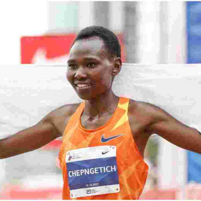 Kenya's Ruth Chepngetich Wins 2021 Chicago Marathon