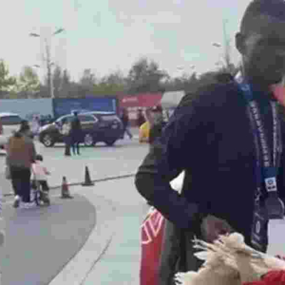 Kenyan Athletes Awarded Live Geese after Winning Chinese Marathon
