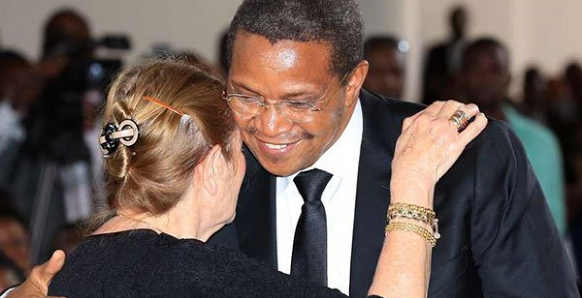 Former Tanzania President Jakaya Kikwete consoles Hannie Biwott, the late Nicholas Biwott's widow during a funeral service for the late former Cabinet Minister A.I.C. Milimani, Nairobi Former Tanzania President Jakaya Kikwete's Message to Uhuru and Raila