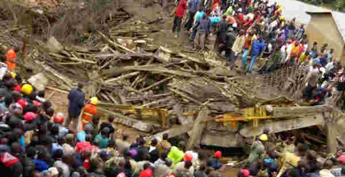 Rescue teams battle to save lives at the construction site in Kapsabet town, Nandi County, on September 21, 2017. PHOTO | BERNABAS BII | NATION MEDIA GROUP 40 Injured as Building Collapses in Kapsabet Town, Nandi County