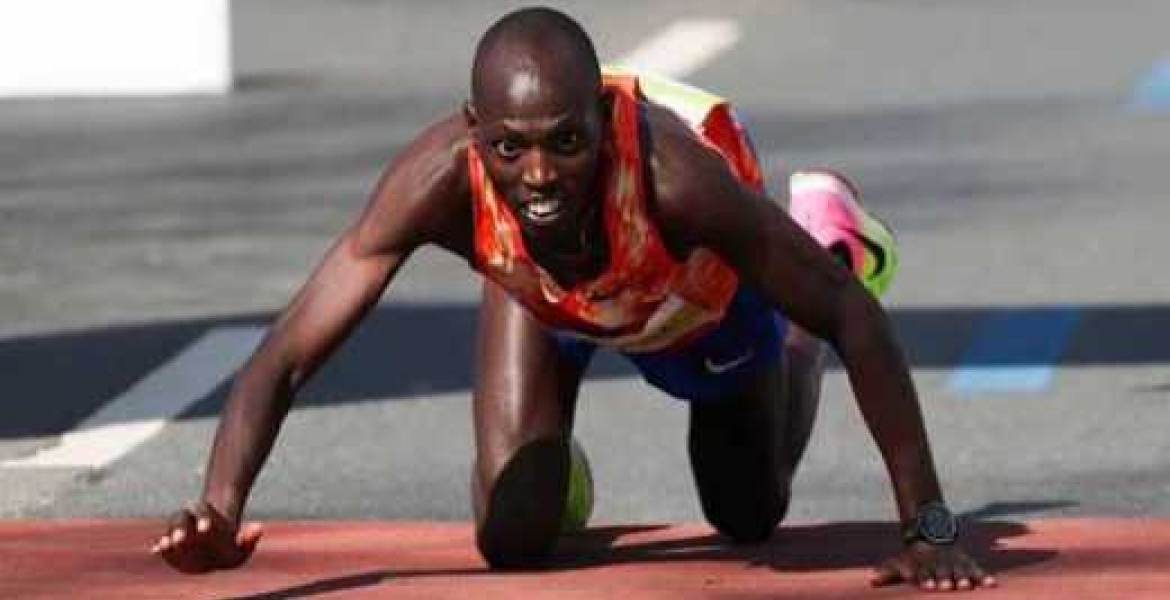 Kenyan Runner Collapses Near Finish Line at a Marathon in Germany, Crawls to Win Silver [VIDEO]