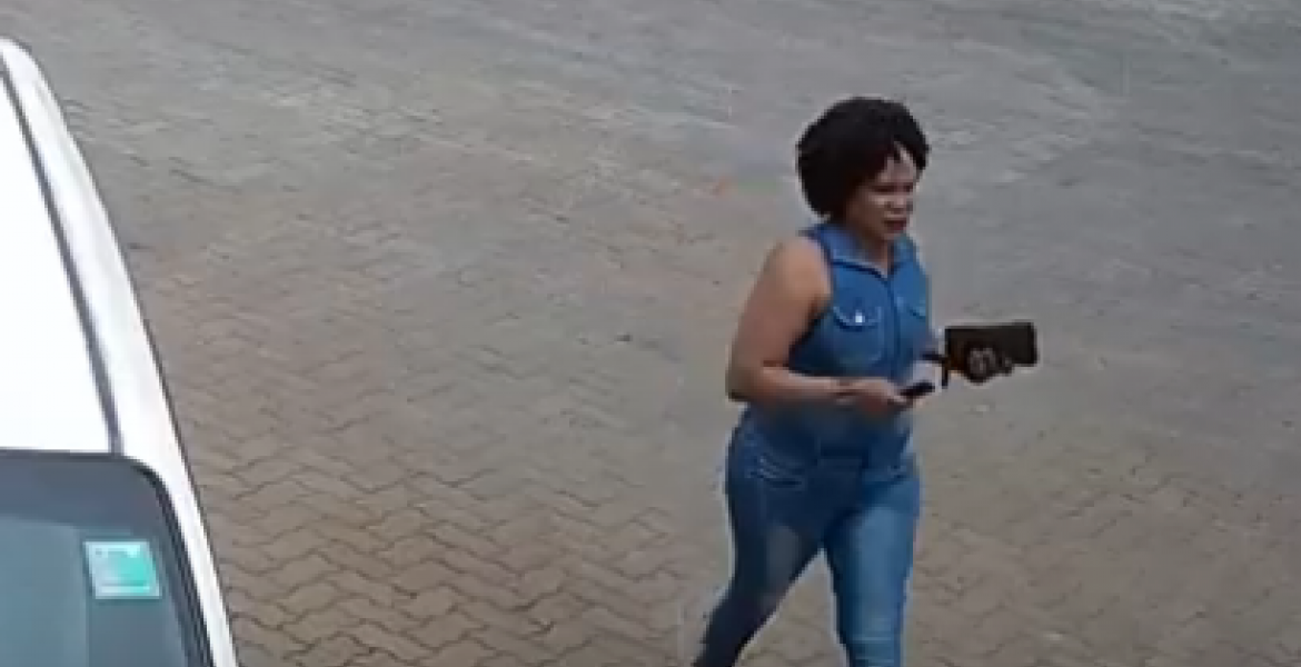 Nairobi Gang Caught on CCTV Breaking into Car, Stealing Sh150,000 After Trailing Owner from Bank