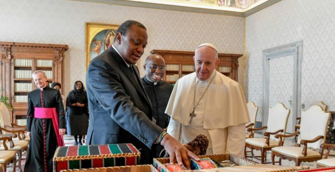 Uhuru Becomes First Kenyan President to Visit the Vatican Palace, Meets Pope Francis
