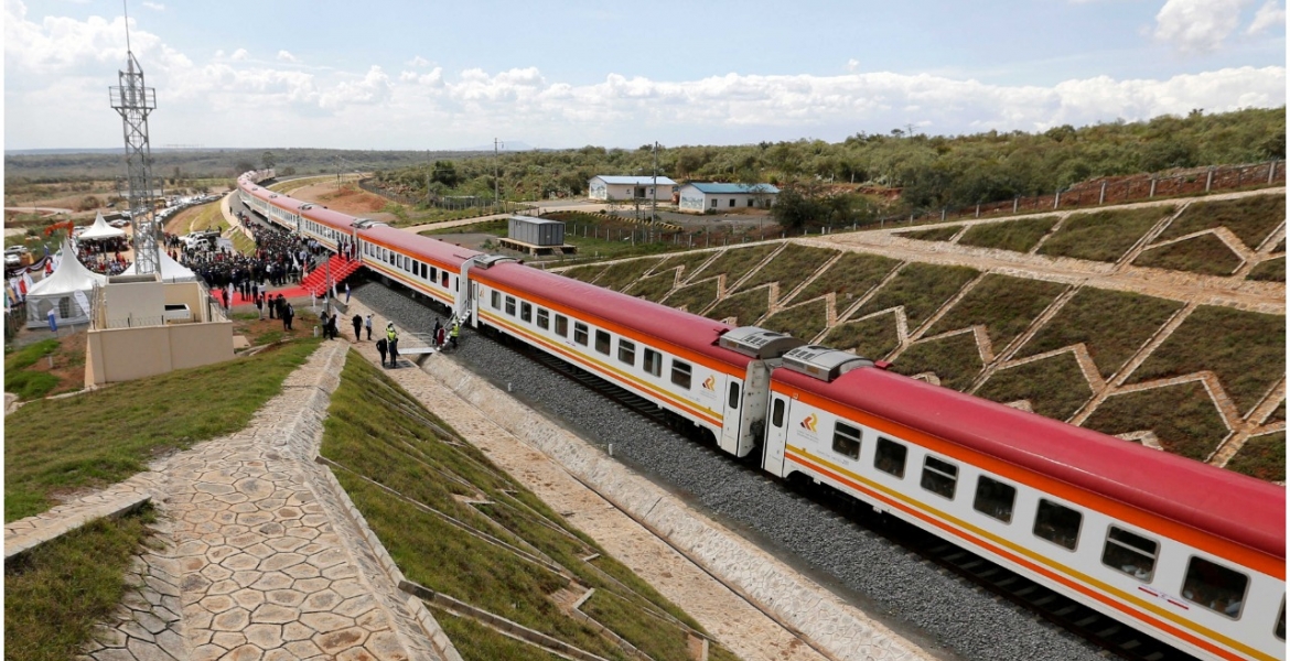Nairobi-Mombasa SGR Train Makes Emergency Stop over Mysterious Bag Abandoned on the Tracks
