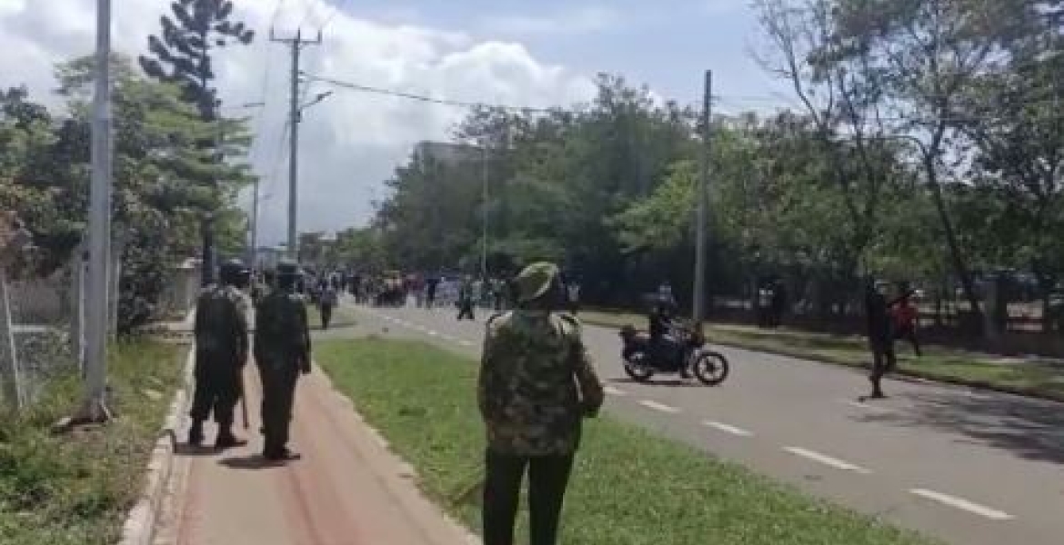 Police Repel Opposition Protestors Attempting to Storm Kisumu State Lodge