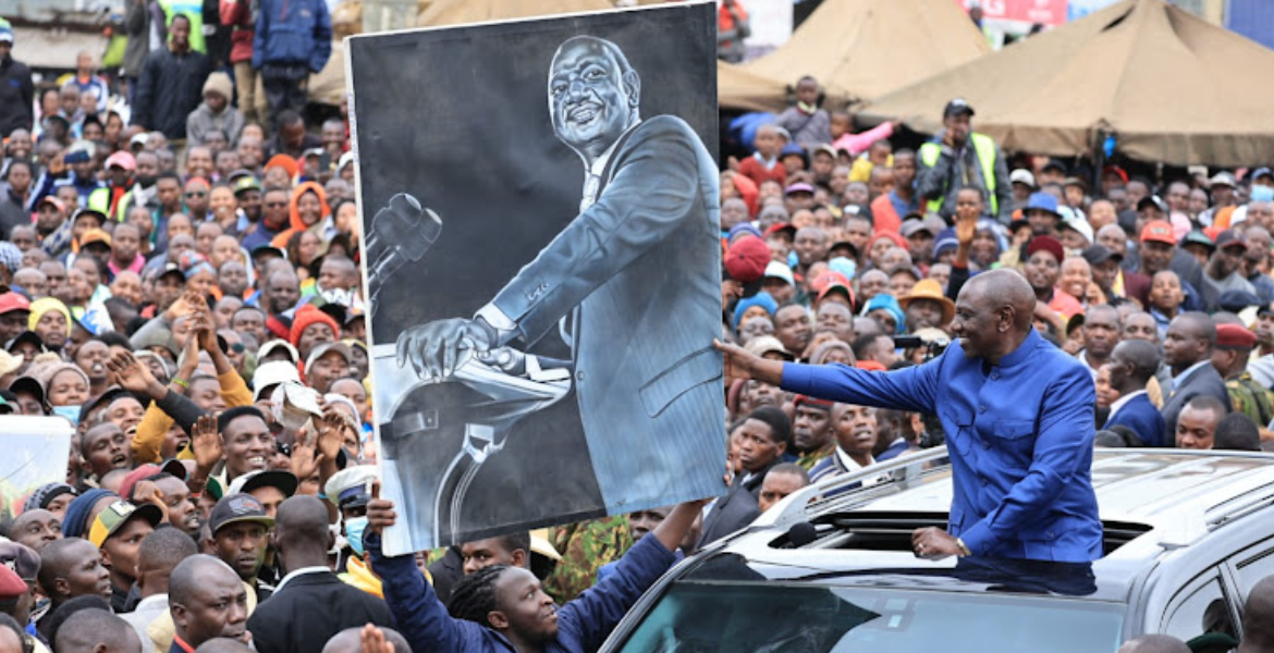 President William Ruto Recieves a Portrait of Himself From Kiambu Artist on August 5, 2023 Ruto Buys Artistic State House Model From Githurai Artists