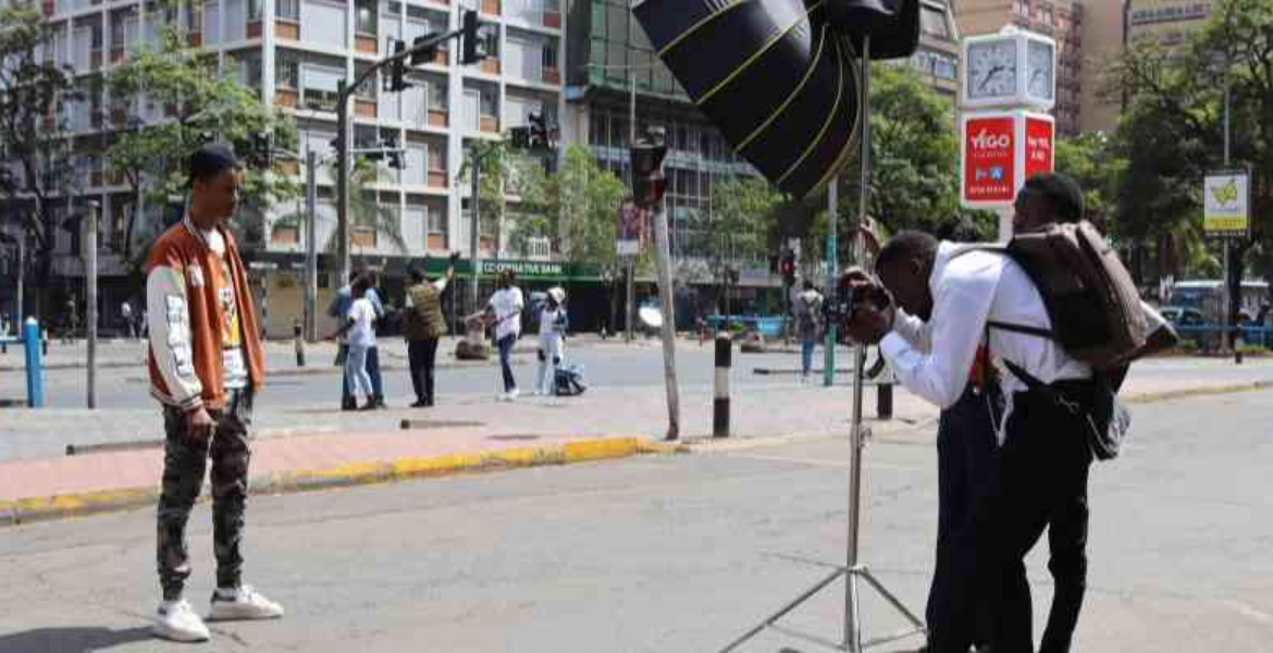 A Street Photographer at Work Nairobi Criminal Gangs Now Turn to Street Photographers