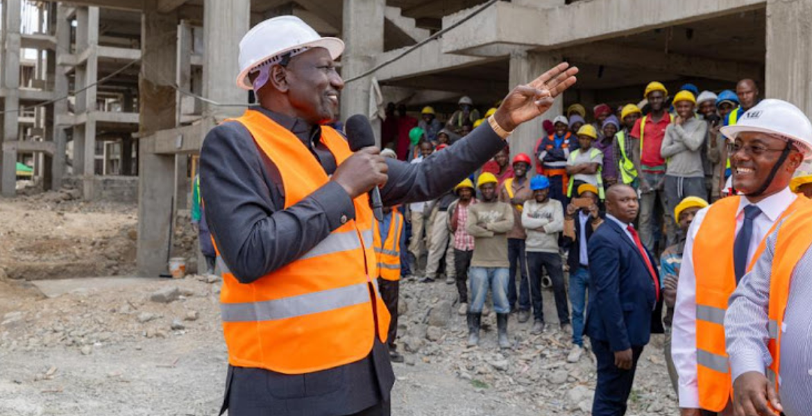 President William Ruto Addressing residents of Mukuru Kwa Reuben During the Inspection of the Affordable Housing Project Why Affordable Housing Project is a Scam - UDA Senator