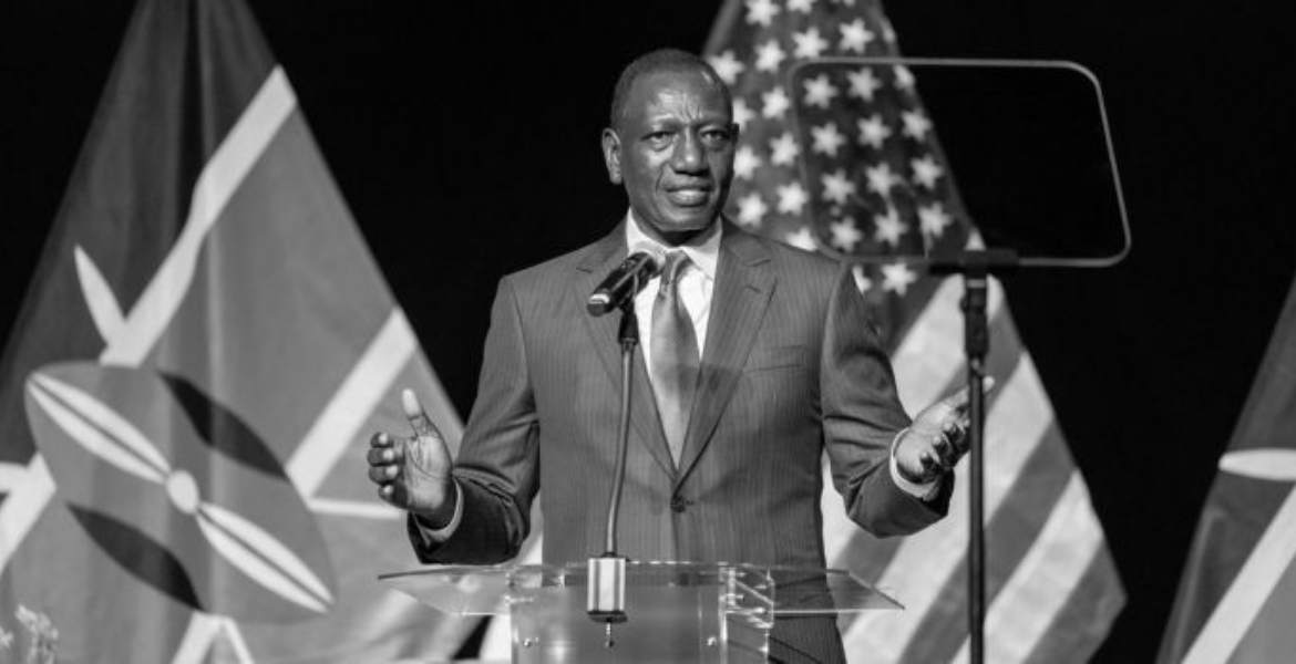 President William Ruto Kenyan Farmer in US Confronts President Ruto Over Fake Fertilizer Losses