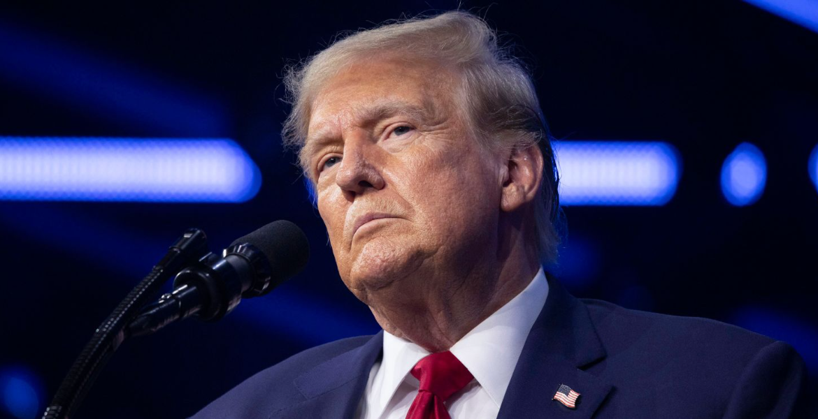 Former US President Donald Trump Trump Proposes 'Automatic' Green Cards for International Students Graduating in the US