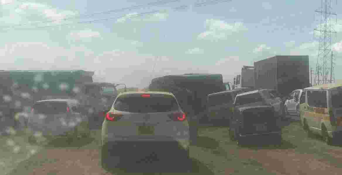 Heavy Traffic Heavy Traffic Forces Drivers to Abandon Cars on Nairobi-Nakuru Highway