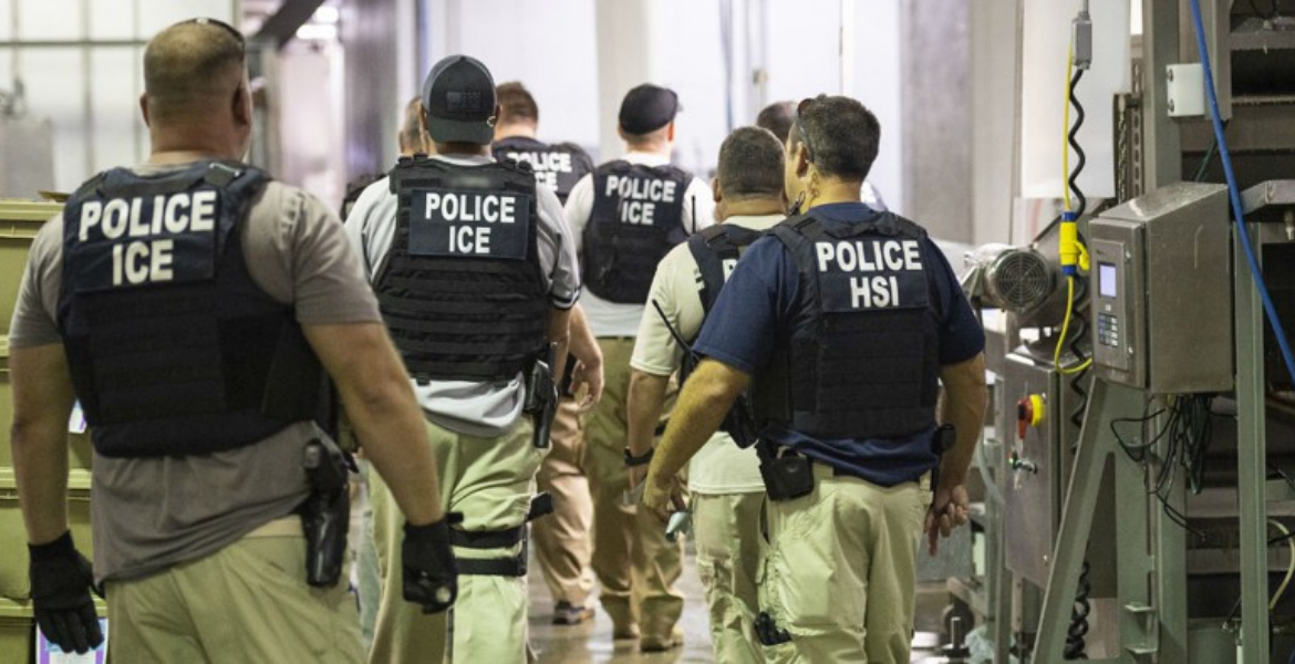 Police ICE Schools in the US Plan Defenses Against Potential Immigration Raids