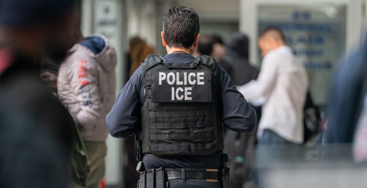 Police ICE California Parents Deported After 30 Years, Leaving American-Born Daughters Behind