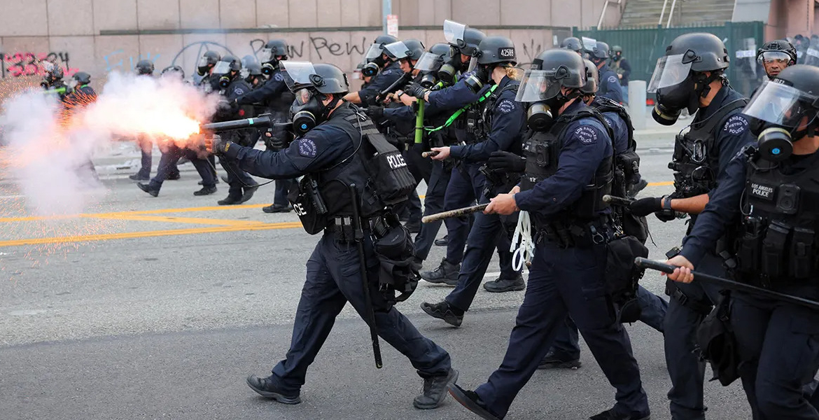 Police ICE Los Angeles Under Tight Security as Immigration Protests Turn Violent