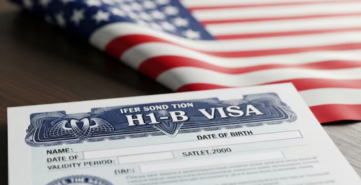 H-1B Visa US Lawmakers Probe Major Employers for Prioritising H-1B Visa Holders Over Americans