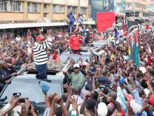 President Uhuru Vows to Resist Raila's Calls to Disband IEBC