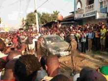 Mombasa Car Robbers Strip Naked, Dance with Snake after Suspected 'Evil Spell'