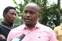 Churchgoers Heckle Starehe MP Charles Jaguar, Call Him "Kigeugeu" for Taking Governor Sonko to Court