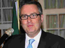 Kenyans Online Attack UK High Commissioner Nic Hailey after His Comment about Outgoing US Ambassador Godec