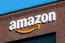 Amazon to Raise Minimum Wage for US Workers to $15 an Hour