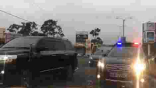 Activist Boniface Mwangi Blocks VIP Convoy Driving on the Wrong Side of City Road [VIDEO]