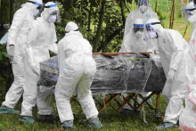 Kenya Reviews Protocols for Burial of Covid-19 Victims, to Get Rid of 'Men in White'