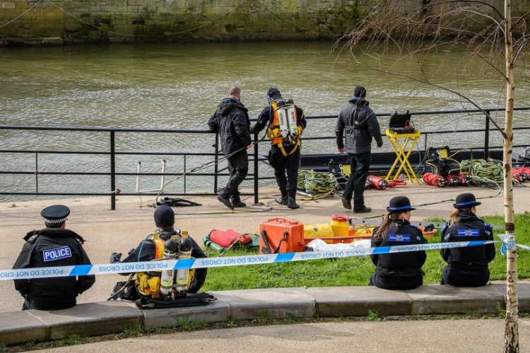 Police in the UK Search for Kenyan Man Seen Entering River Avon